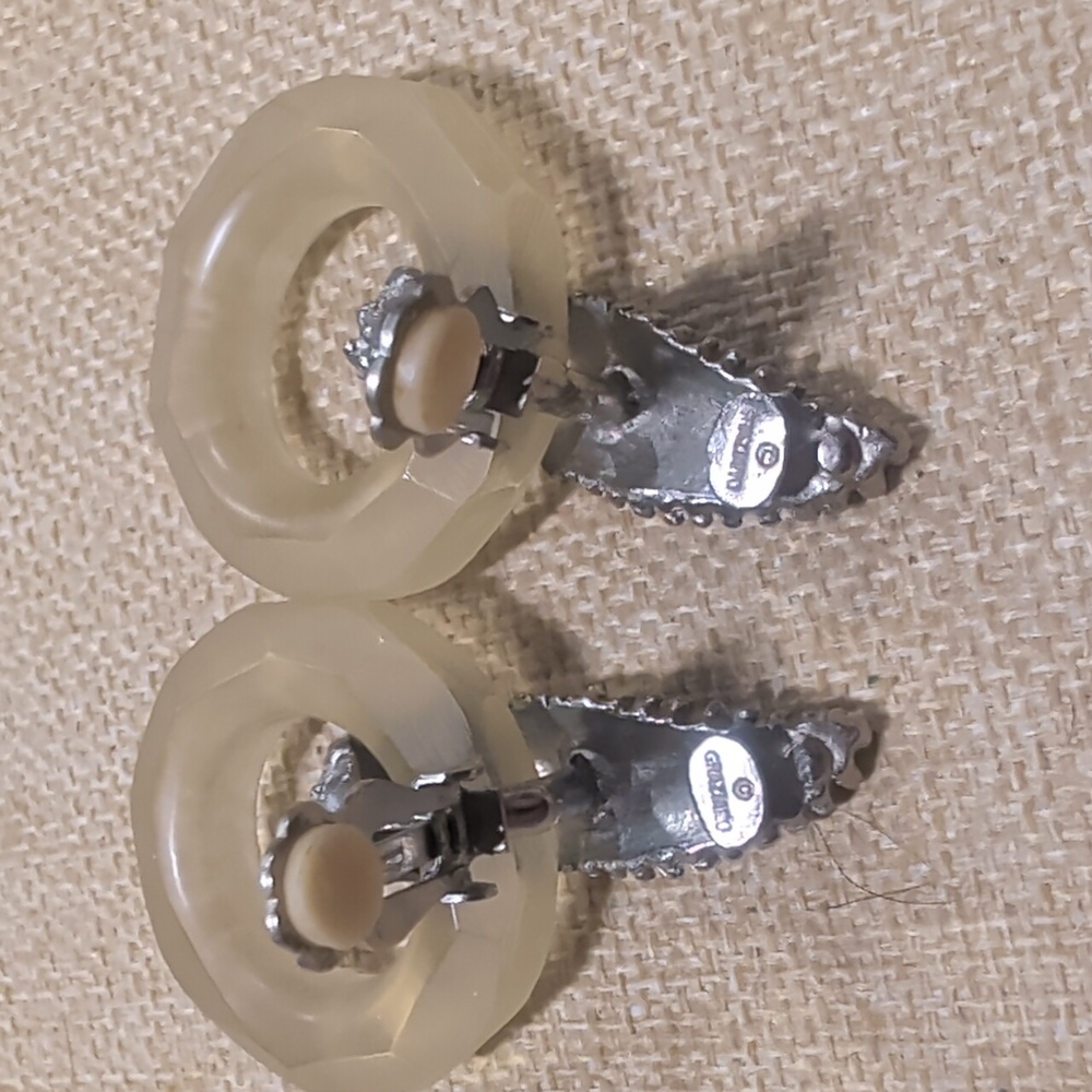 80s Vintage RJ Graziano Chunky Frosted Lucite Silver Statement Drop Clip Earring - Picture 6 of 9